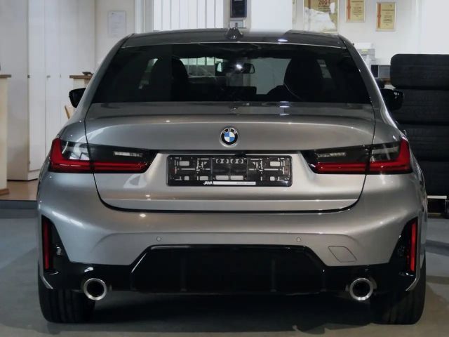 BMW 320 320i M-Sport Sedan