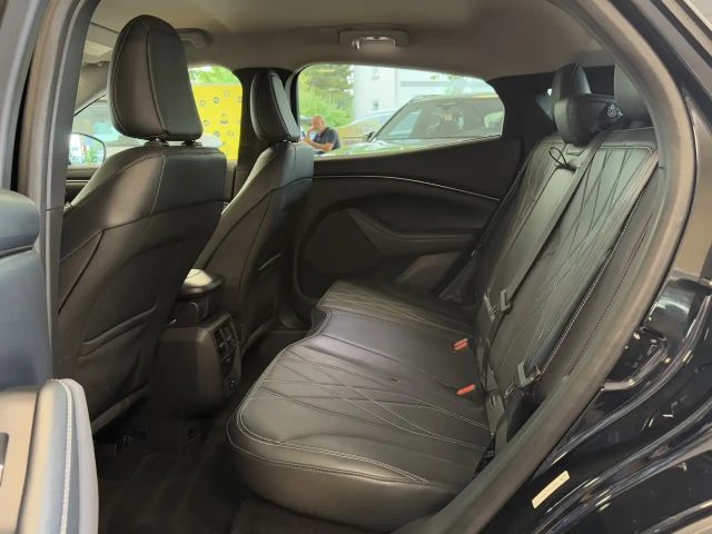 Ford Mustang Mach-E ST Line