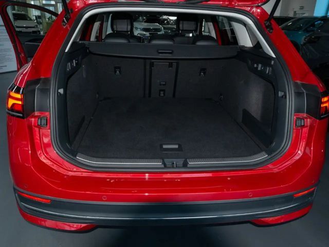 Volkswagen Passat 1.5 eTSI Business Variant