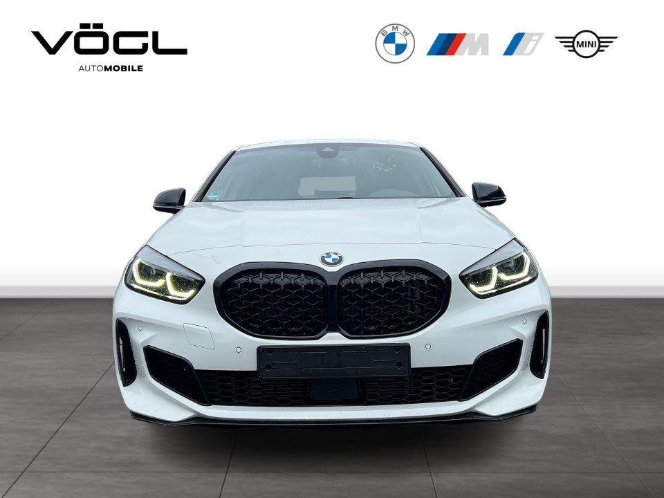 BMW M135i 5-deurs xDrive