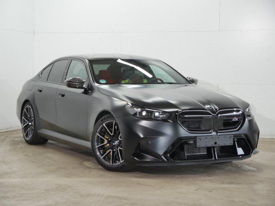 BMW M5 Sedan