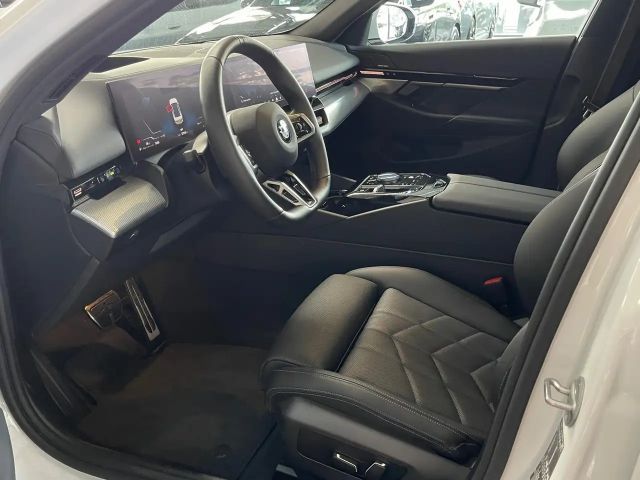 BMW 520 520d M-Sport Sedan