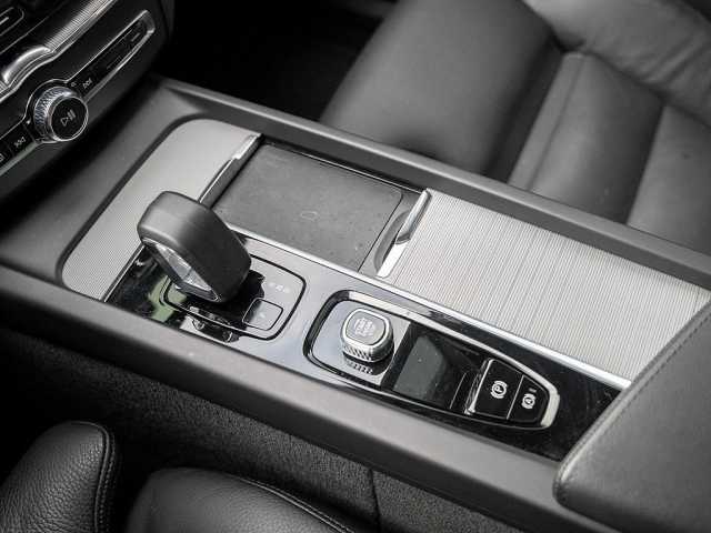 Volvo XC60 AWD Dark Plus T8