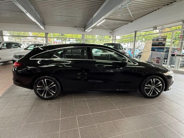 Mercedes-Benz CLA 200 CLA 200 d Shooting Brake
