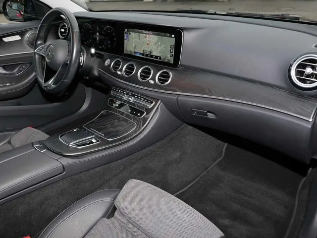 Mercedes-Benz E 300 E 300 de Sedan