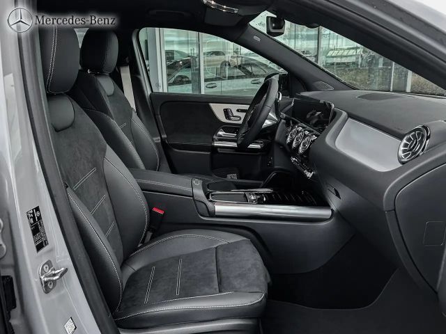 Mercedes-Benz GLA 200 AMG Line GLA 200 d