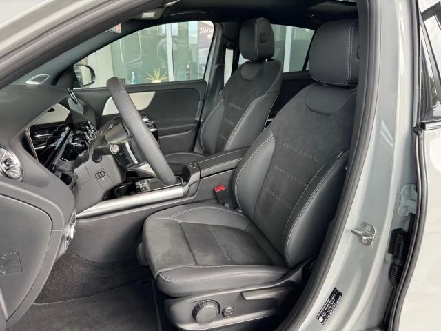 Mercedes-Benz GLA 200 AMG Line