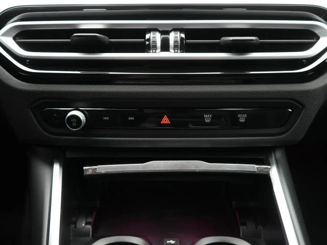 BMW 318 318d M-Sport Sedan