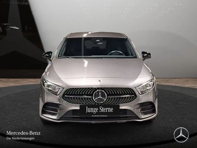 Mercedes-Benz A 250 A 250 e AMG Line