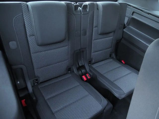 Volkswagen Touran 1.5 TSI DSG IQ.Drive R-Line