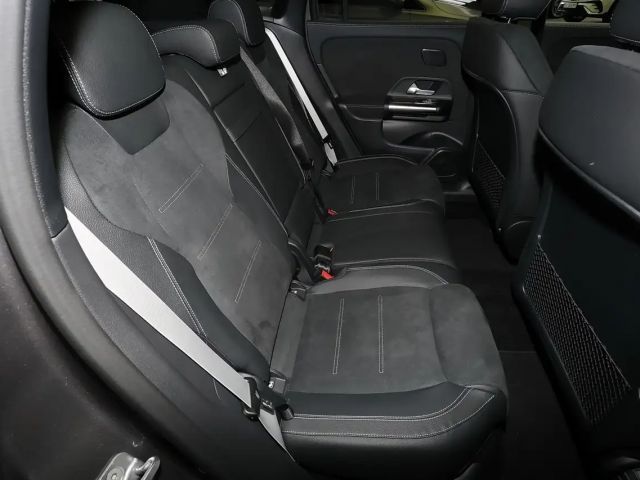 Mercedes-Benz GLA 200 AMG Line