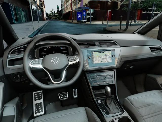 Volkswagen Touran 1.5 TSI DSG R-Line