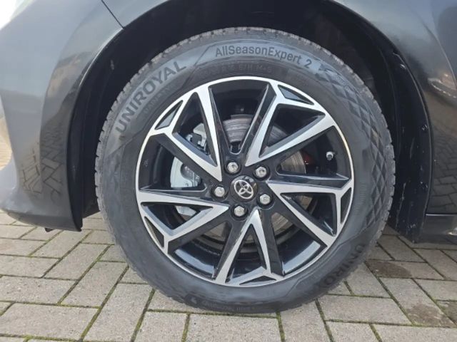 Toyota Yaris Hatchback Hybride Team D