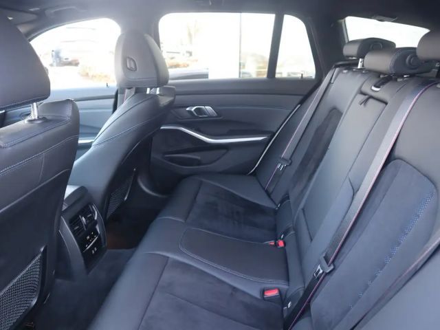 BMW 320 320d M-Sport Touring xDrive