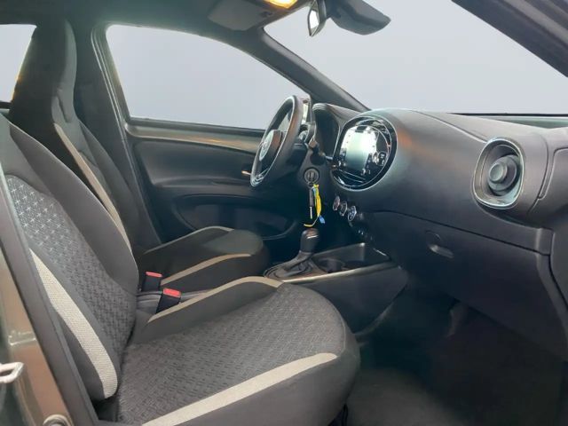 Toyota Aygo Bi-Tone Hatchback Pulse