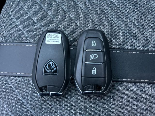 Peugeot E-2008 Allure Pack