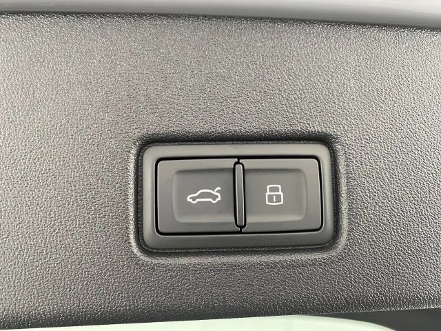 Audi Q4 e-tron Audi Q4 45 e-tron