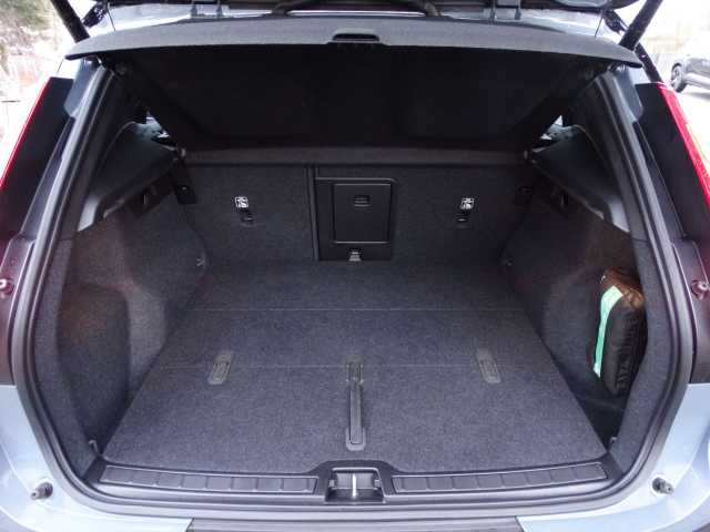 Volvo XC40 AWD Plus Recharge Twin Engine