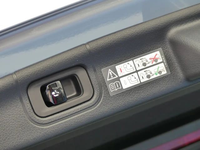 Mercedes-Benz C 200 AVANTGARDE Sedan