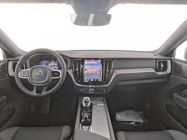 Volvo XC60 AWD Dark Plus