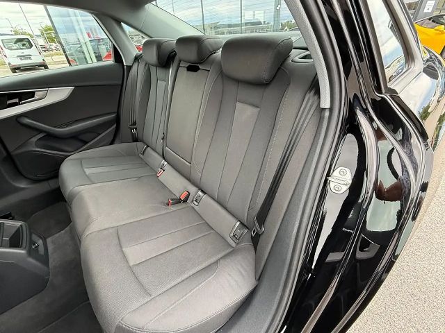 Audi A4 35 TDI S-Tronic Sedan