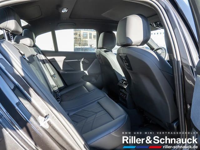 BMW 520 520i M-Sport Sedan