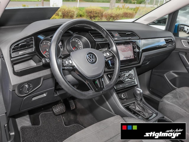 Volkswagen Touran 1.5 TSI DSG R-Line