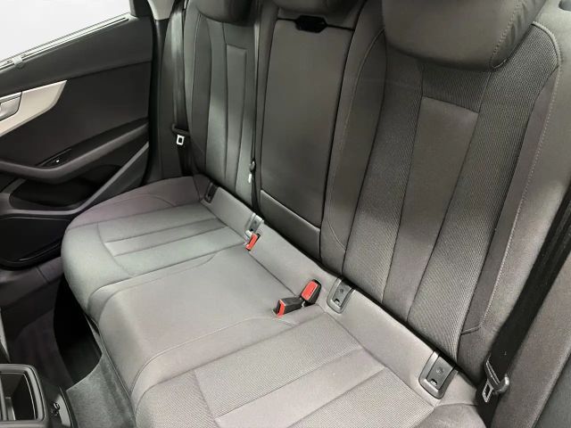 Audi A4 35 TDI S-Line