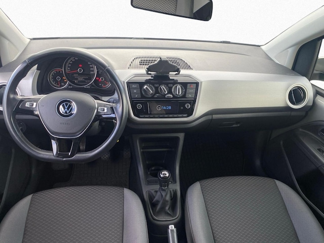 Volkswagen up! Active