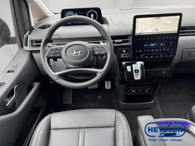 Hyundai Staria Signature