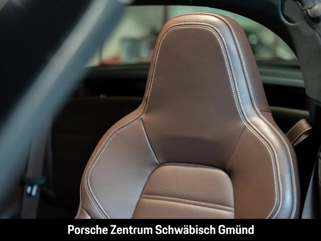 Porsche 992 4 Coupé GTS Targa