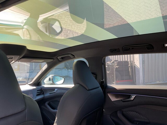 Audi A6 Avant Quattro S-Tronic