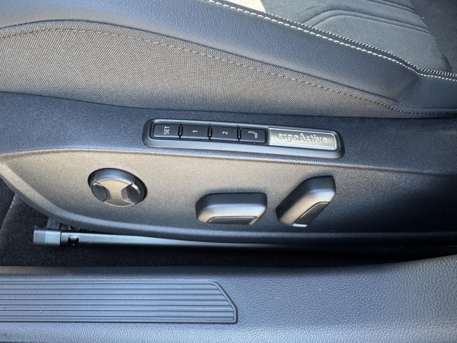 Volkswagen Golf 1.5 eTSI Style Variant