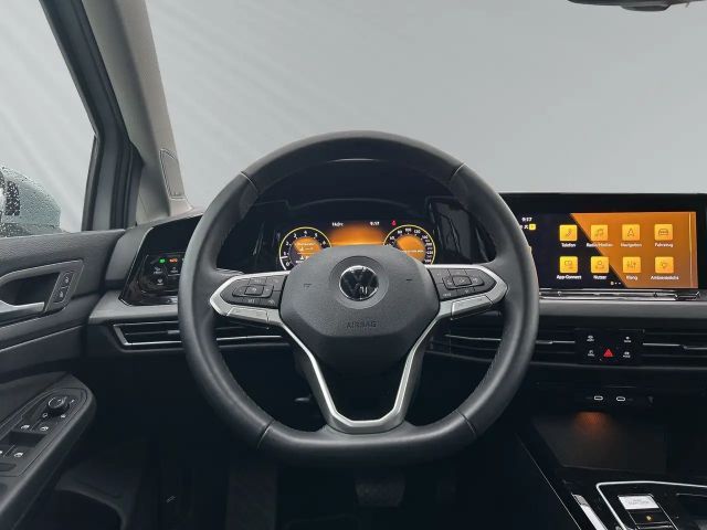 Volkswagen Golf 1.5 eTSI DSG