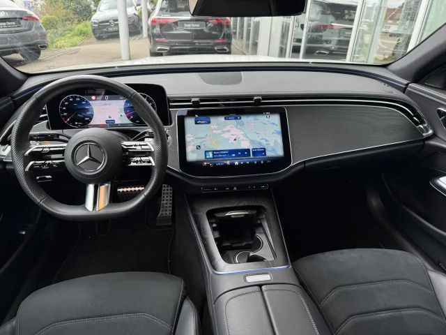 Mercedes-Benz E 200 AMG Line Sedan