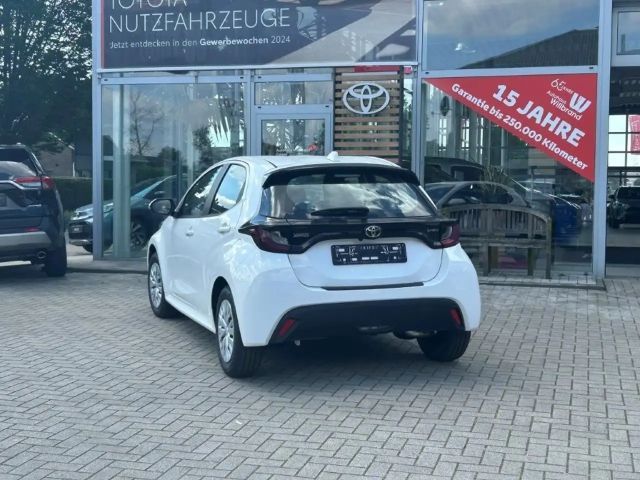 Toyota Yaris Business Hybride