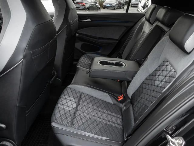 Volkswagen Golf 2.0 TSI DSG R-Line