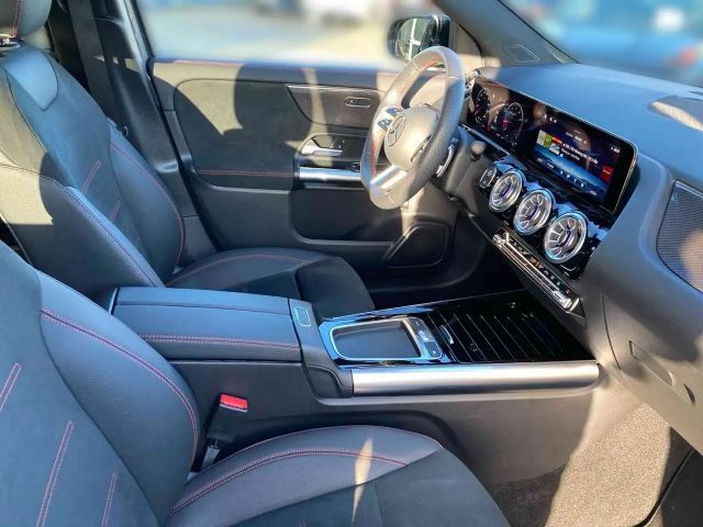 Mercedes-Benz GLA 200 AMG Line