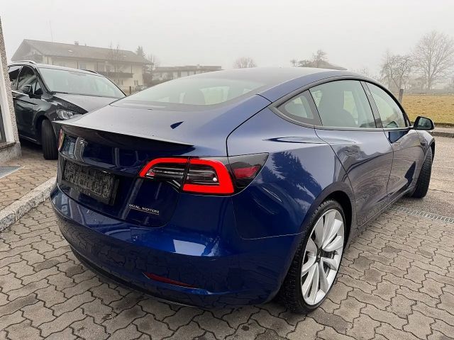 Tesla Model 3 AWD Performance