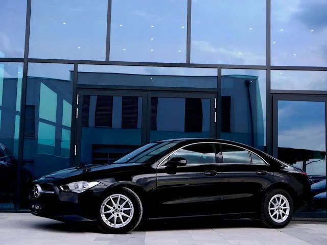Mercedes-Benz CLA 180 CLA 180 d Sedan