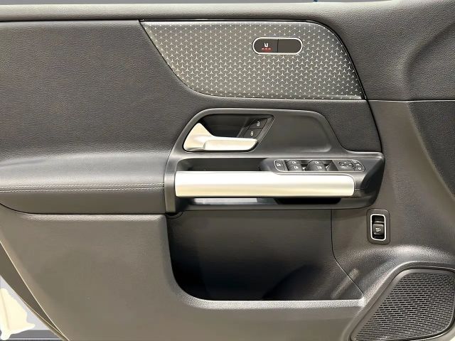 Mercedes-Benz B 200 Progressive Sedan