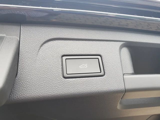 Volkswagen Touran DSG IQ.Drive R-Line