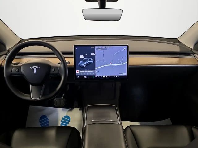 Tesla Model Y AWD