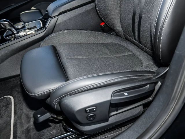 BMW 118 118i Sedan Sport Line