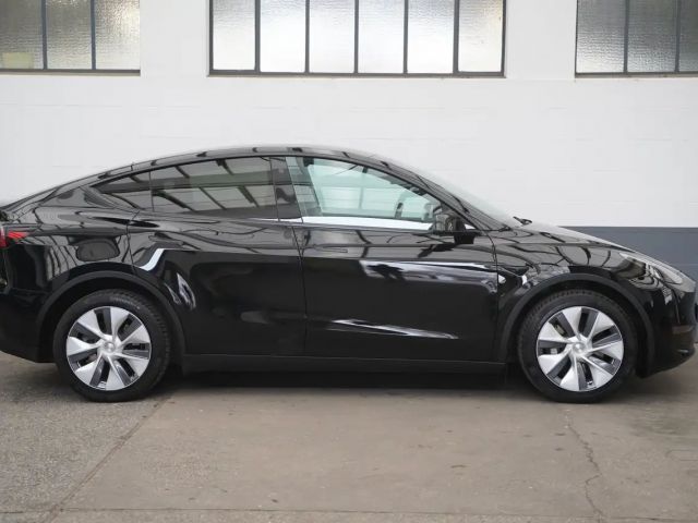 Tesla Model Y AWD Long Range