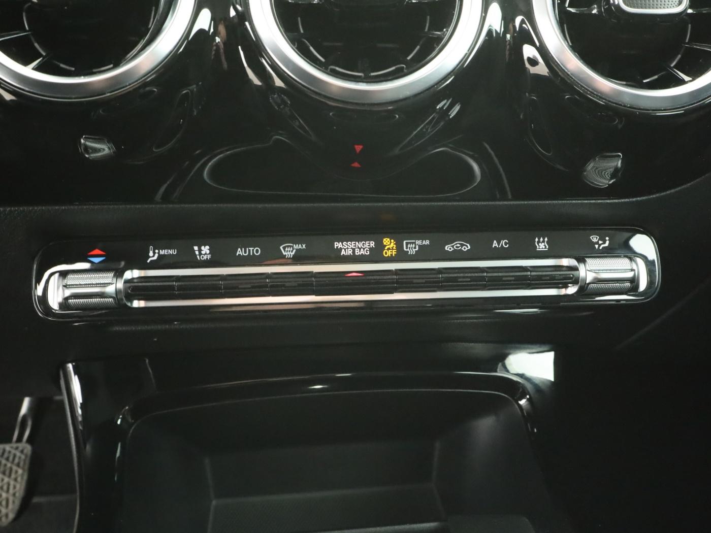 Mercedes-Benz A 250 A 250 e