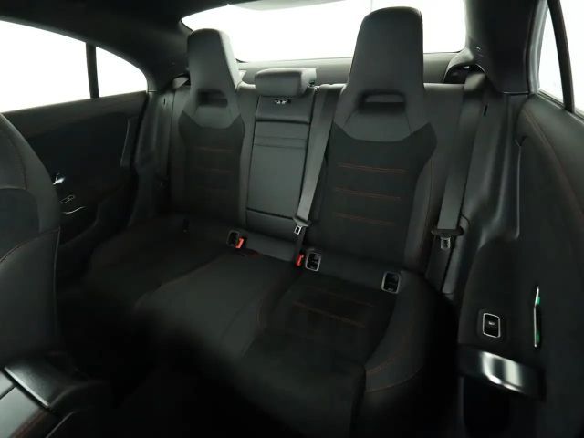 Mercedes-Benz CLA 200 AMG Line Coupé