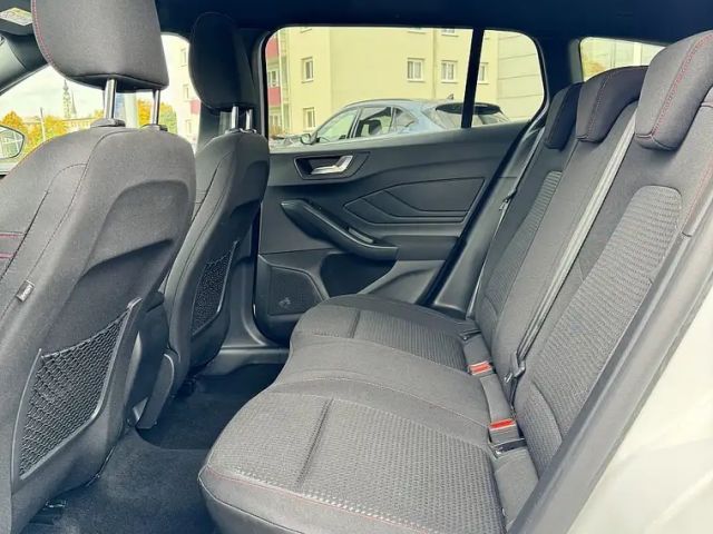 Ford Focus EcoBoost ST Line