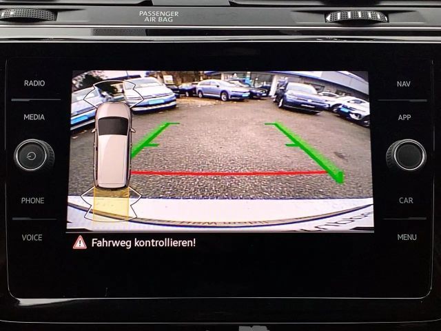 Volkswagen Touran 1.5 TSI DSG R-Line