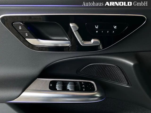 Mercedes-Benz E 200 AVANTGARDE Sedan